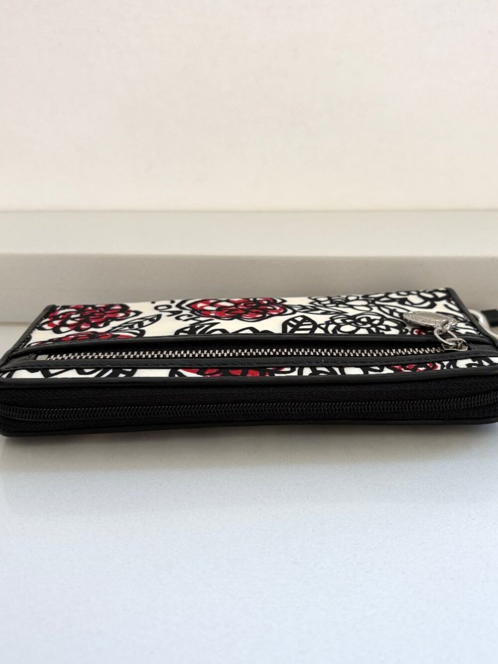 Coach Daisy Floral Graffiti Zip Wallet Large Wristlet 44977 Black & White NEW - Picture 5 of 8